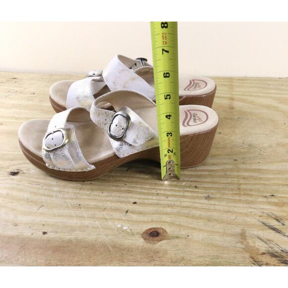 Dansko Sandals Womens 9 White Metallic God lSophie Leather 39 Wooden Heel - Picture 5 of 7